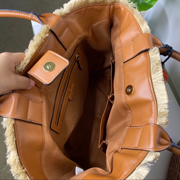 Lets Go Some where tassel straw bag - Picture 4 of 7